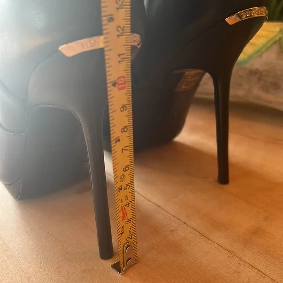 Final price drop! Leather Burberry Stiletto boots - Picture 10 of 13